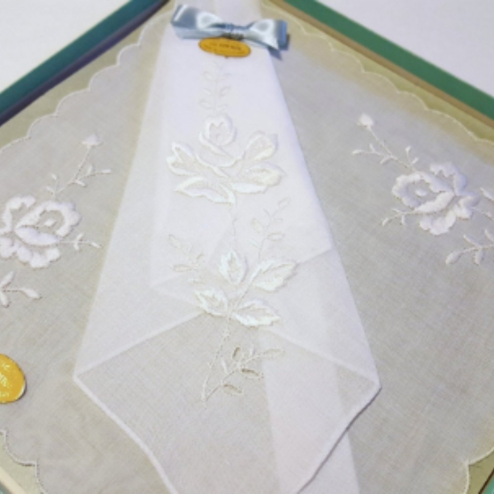 Vintage Wedding Hanky New in Box / Vintage Wedding - Picture 3 of 5